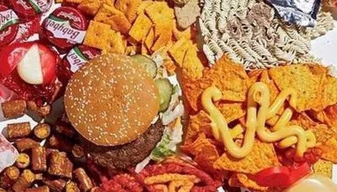 11岁少女体重140斤被下病危通知，溺爱背后的警醒