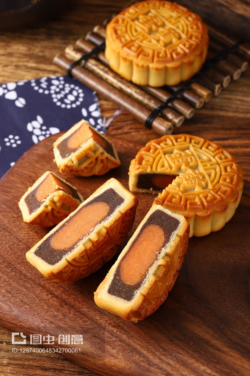 木板上的传承 一叶月饼里的中秋与匠心